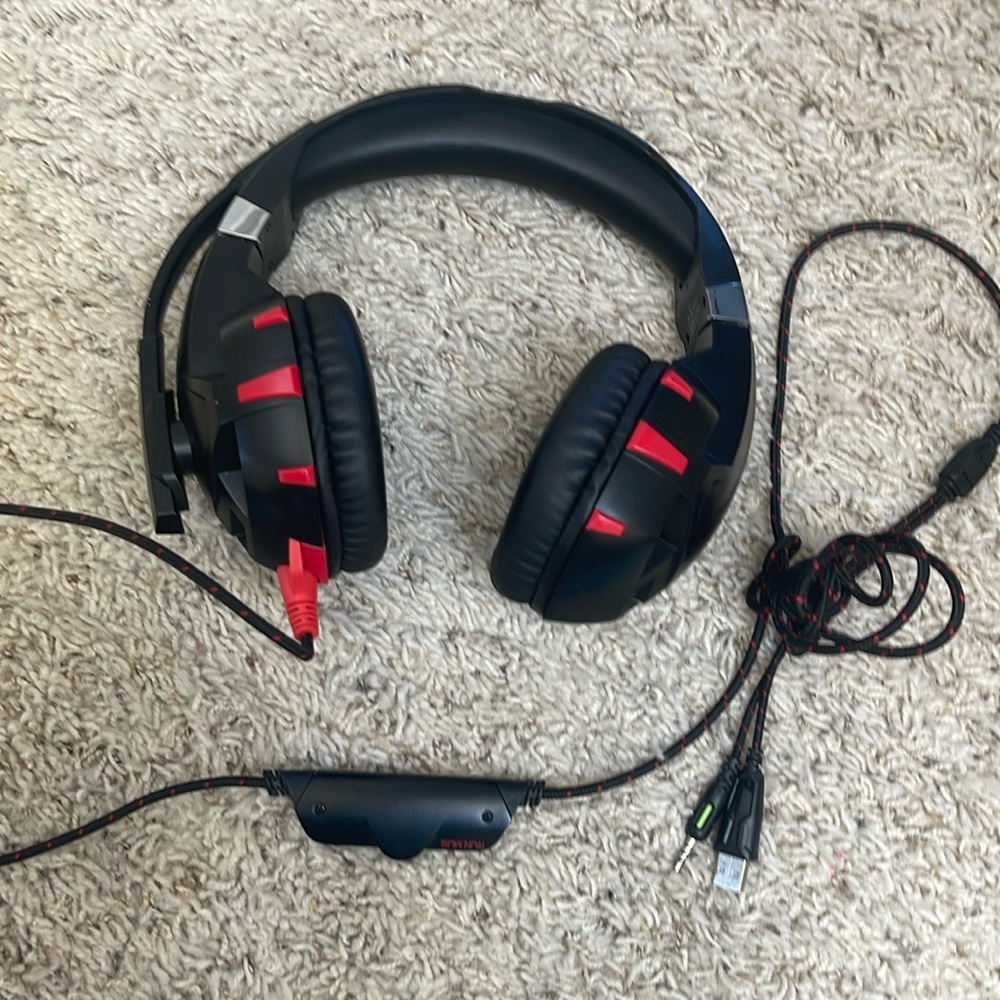 Run Mus

Gaming Headset with Microphone, Gaming Headphones